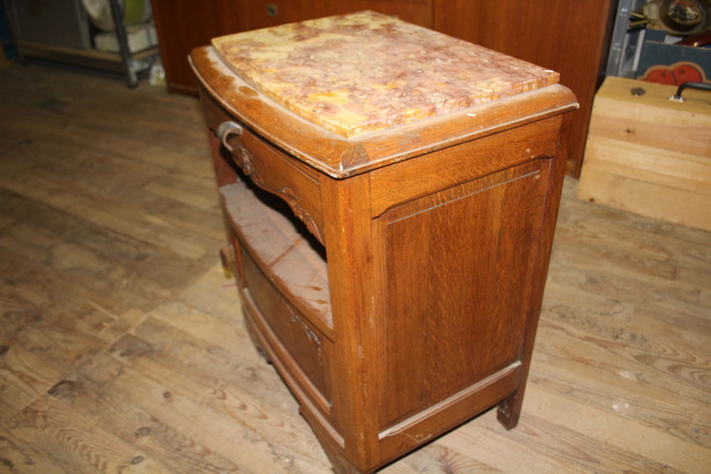 TABLE DE CHEVET Meubles
