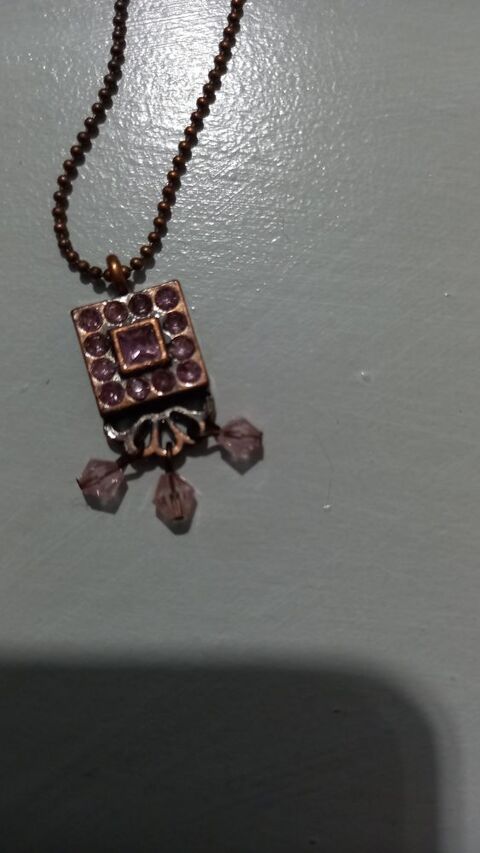 Collier fantaisie 2 Grigny (69)