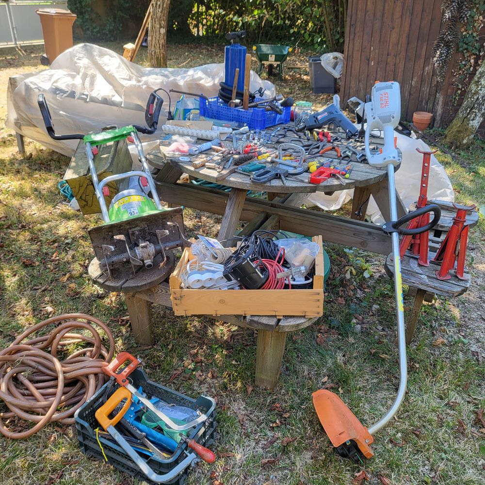 Canap&eacute;, &eacute;lectrom&eacute;nager, tv, jouets enfants, livres, vinyl 33 Meubles
