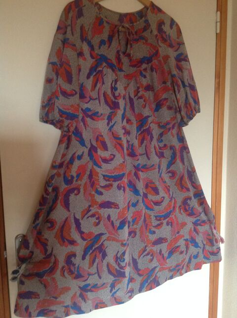 ROBE GRANDE TAILLE  MOTIF DE PLUMES Envoi Possible
15 Trgunc (29)