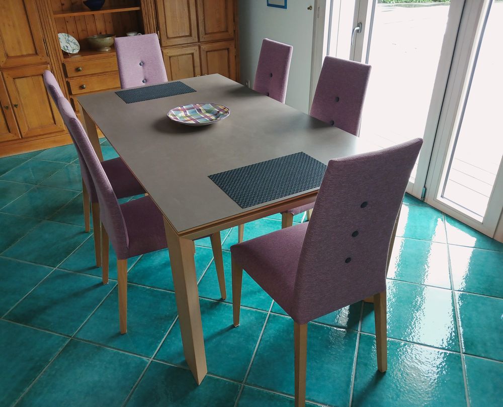 Grande table et 6 chaises Meubles