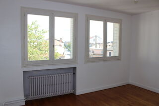  Appartement à louer 3 pièces 64 m²
