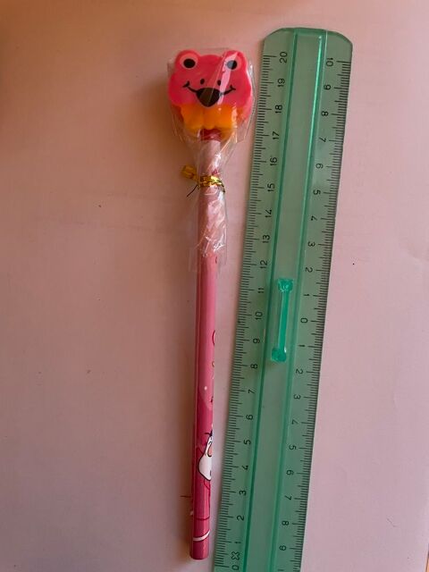 Up-pen gomme crayon grenouille rouge 5 Bures-sur-Yvette (91)