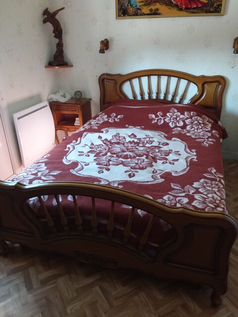 Lit complet bois 140/190 avec la literie complte+chevet
150 Solignat (63)