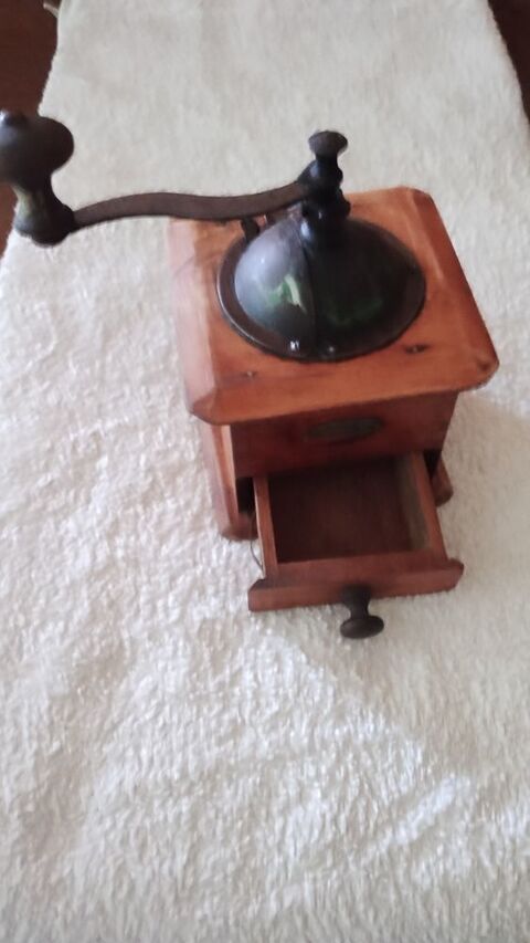 moulin a caf� en bois 50 Paris 12 (75)