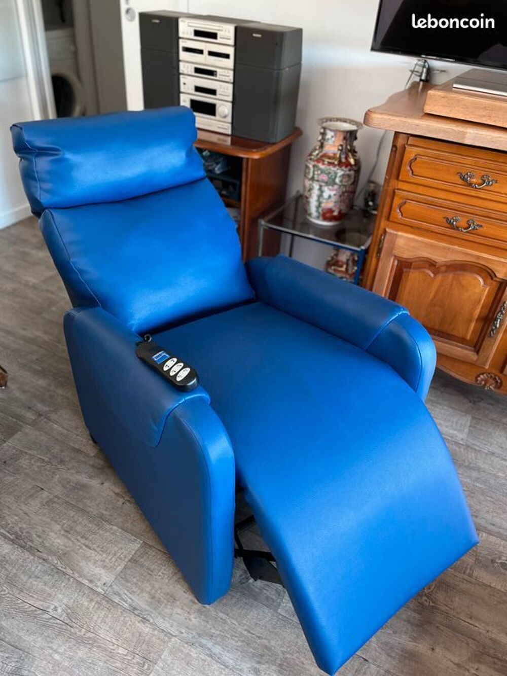 Fauteuil relax &eacute;lectrique MEDILAX en cuir bleu ? &Eacute;tat neuf Meubles