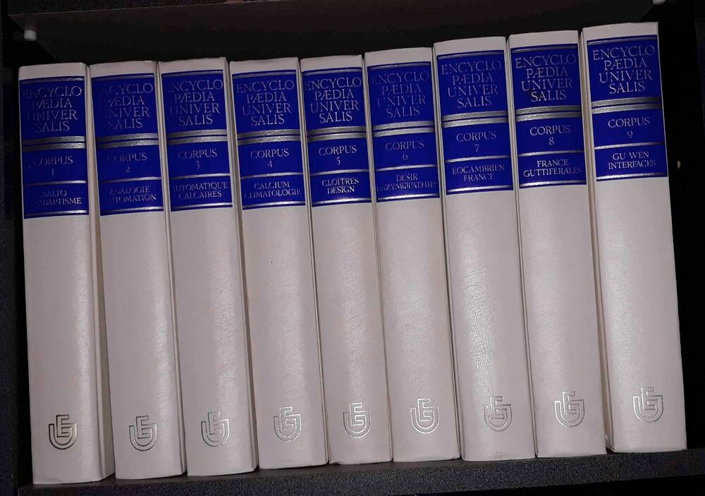 Encyclop&eacute;die Universalis &eacute;tat quasi neuf Livres et BD