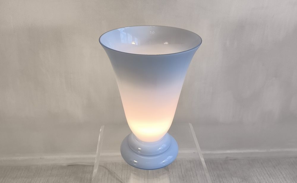 Grande lampe vintage en Verre de Boh&ecirc;me bleu opalin Décoration
