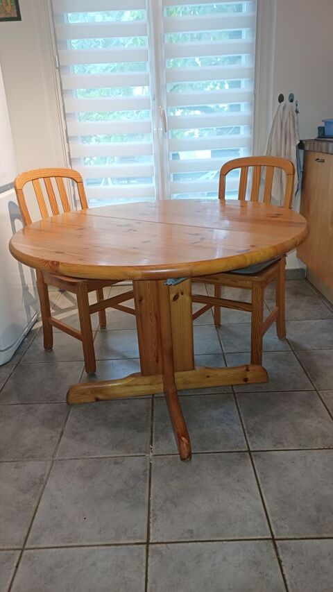 Table ronde Pin + 6 chaises 180 Annecy (74)