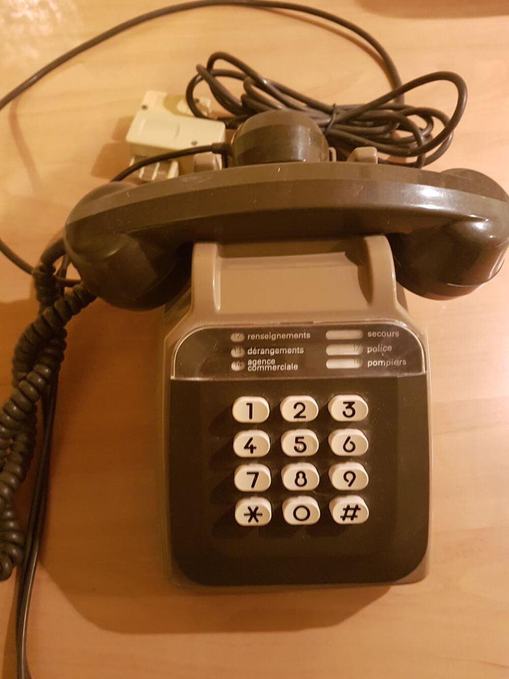 Ancien t&eacute;l&eacute;phone &agrave; touches Téléphones et tablettes