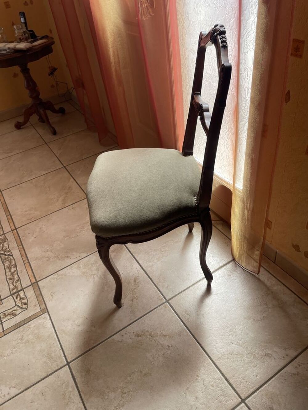 Chaises Cabriolet style Louis XV Meubles
