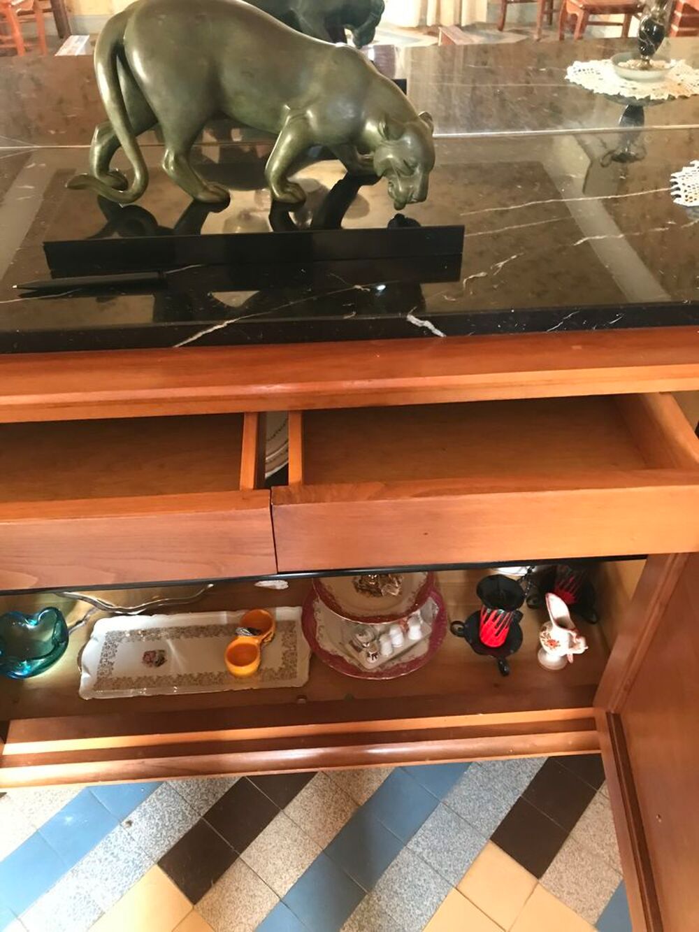 Buffet vaisselier en noyer Meubles