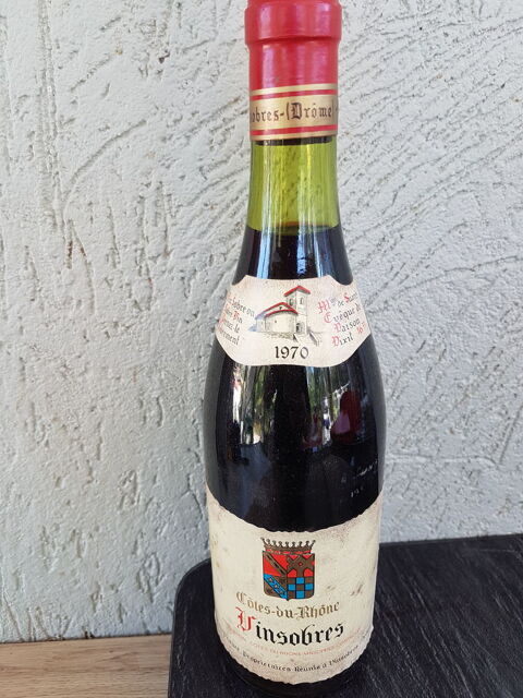 bouteilles de vin sobre de l anne 1970 0 Montlier (26)