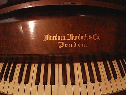 piano droit à rénover Saint-Christoly-de-Blaye (33)