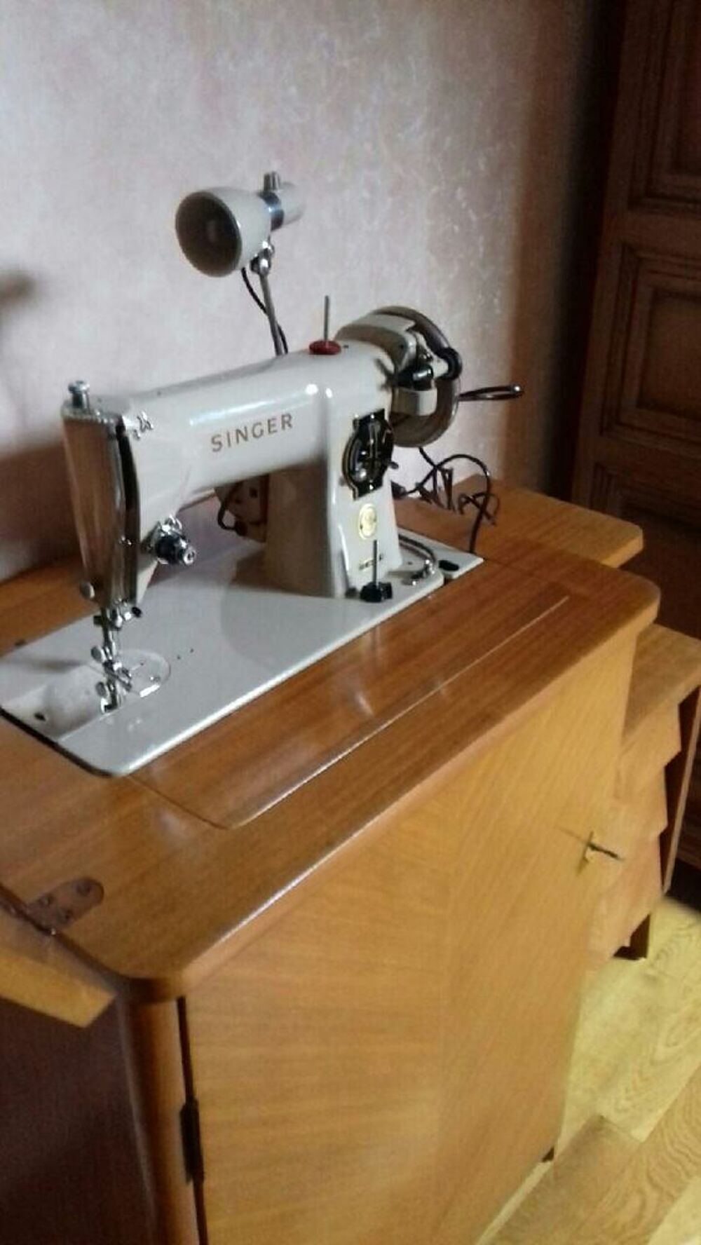 superbe machine a coudre singer dans son coffret Bricolage