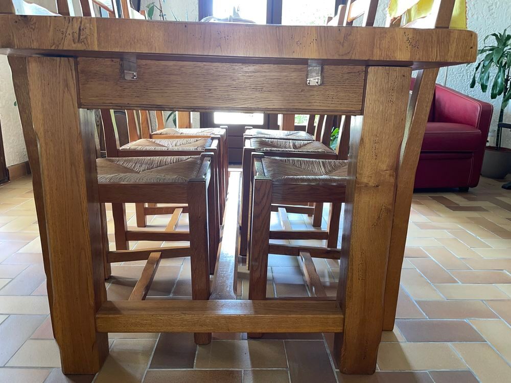 Table en ch&ecirc;ne 200x90 + 6 chaises. Meubles