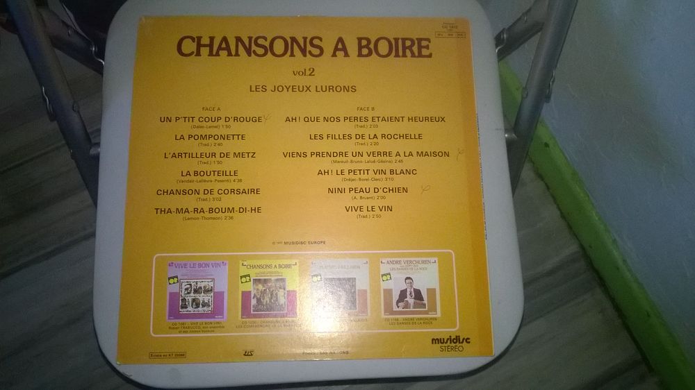 Vinyle LES JOYEUX LURONS
CHANSONS A BOIRE 
Vol. 2
1978
CD et vinyles