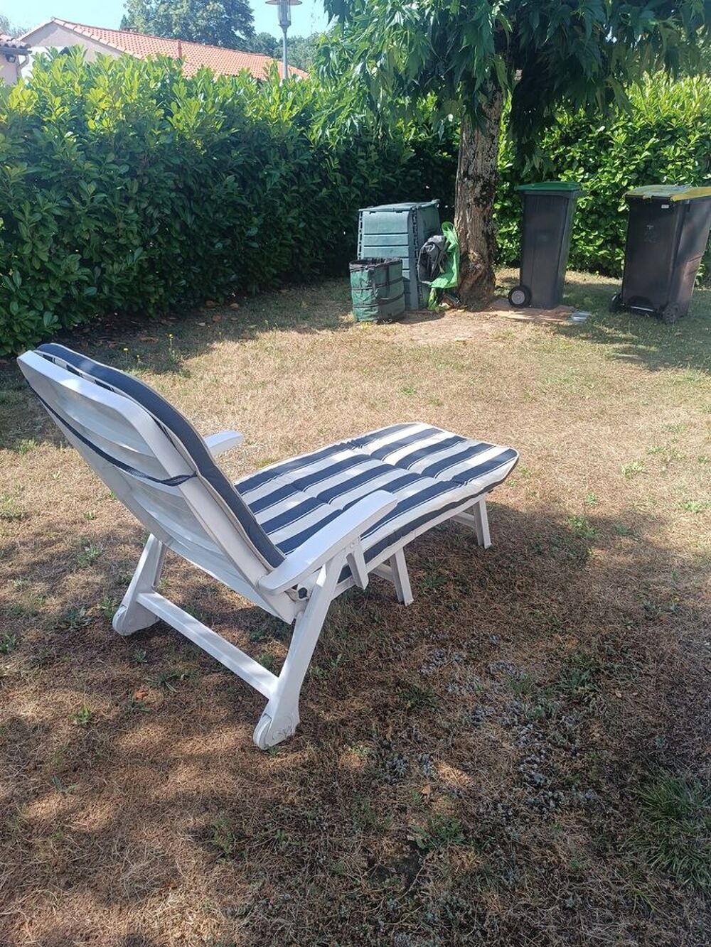 bain de soleil en r&eacute;sine avec matelas Jardin