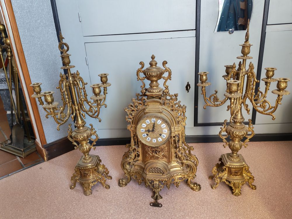 Horloge et 2 cand&eacute;labres Décoration