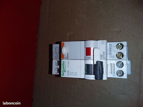 Disjoncteur diff�rentiel 16A 9n21025+21451 28 Serres-Castet (64)