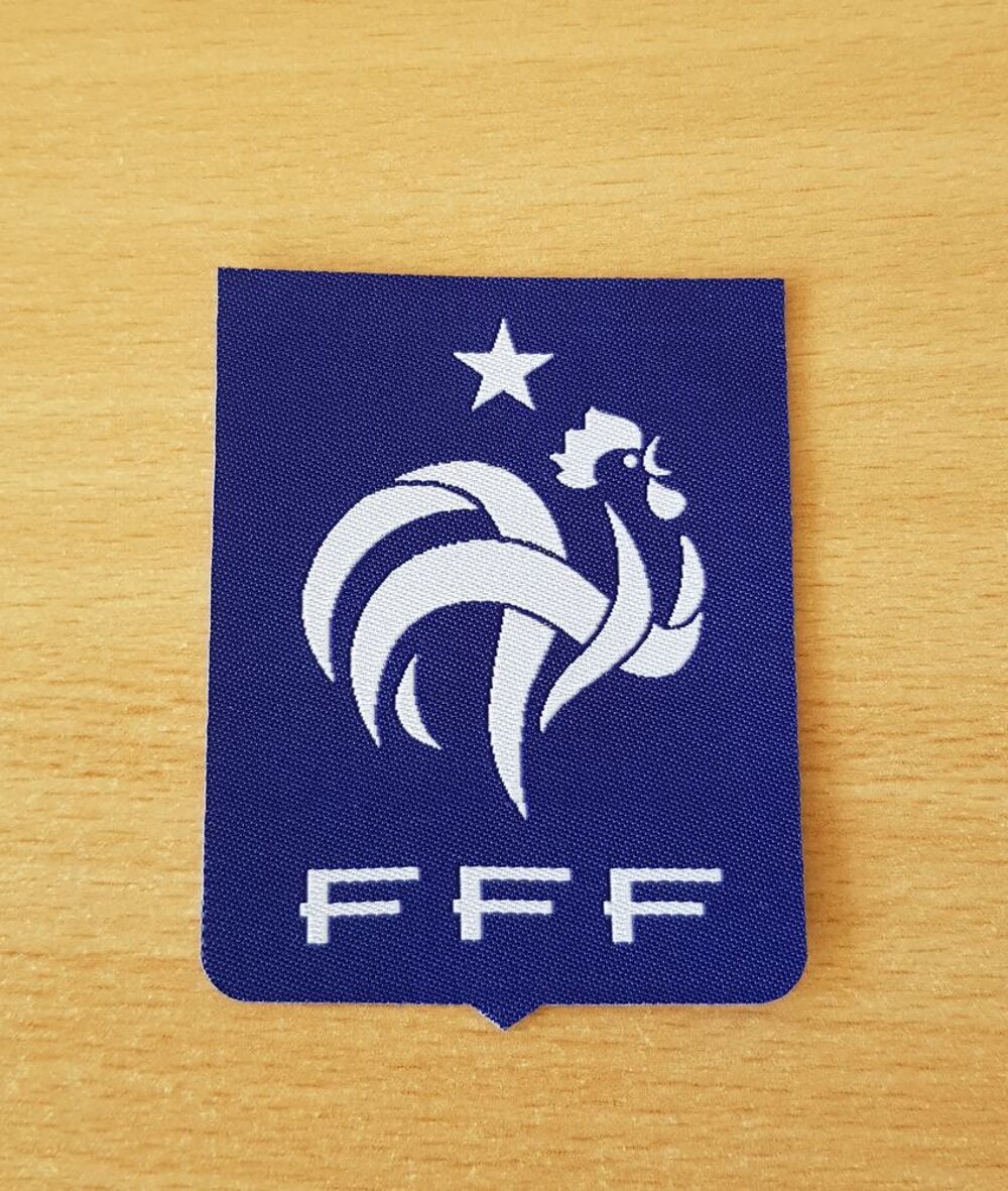 ecusson en tissu 
f&eacute;d&eacute;ration fran&ccedil;aise de football fff 
98 
