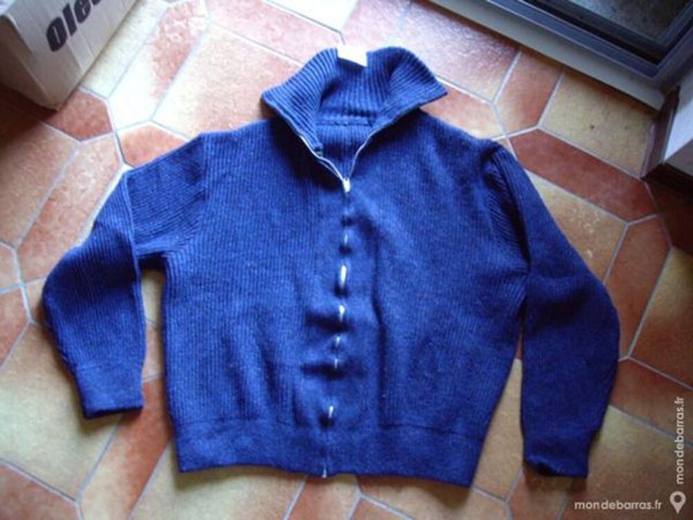Gilets HOMME Taille M + Taille 3 et 4 &agrave; 2 € Vêtements