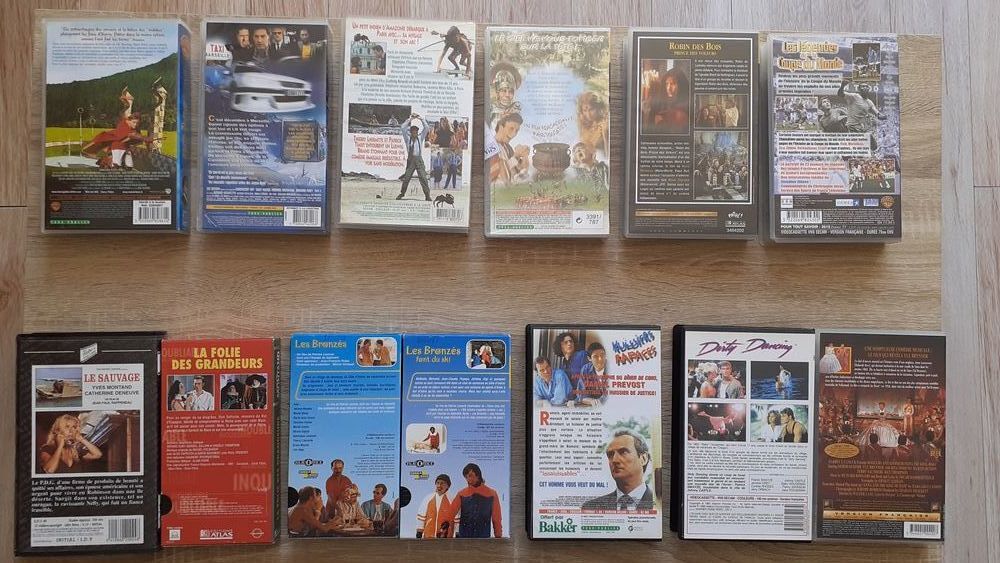 Cassettes VHS diverses... CD et vinyles