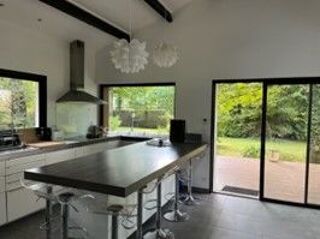  Maison � louer 8 pi�ces 180 m�