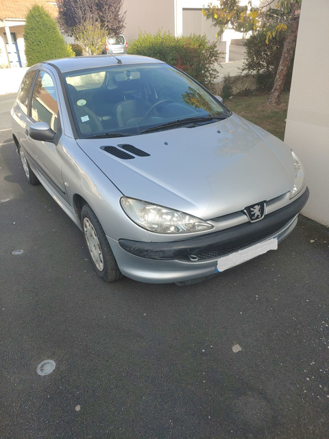 Peugeot 206 1.4e 75ch Urban 2008 occasion Mortagne-sur-S&egrave;vre 85290