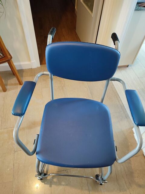 Chaise garde-robe ou chaise percée 60 Oyonnax (01)