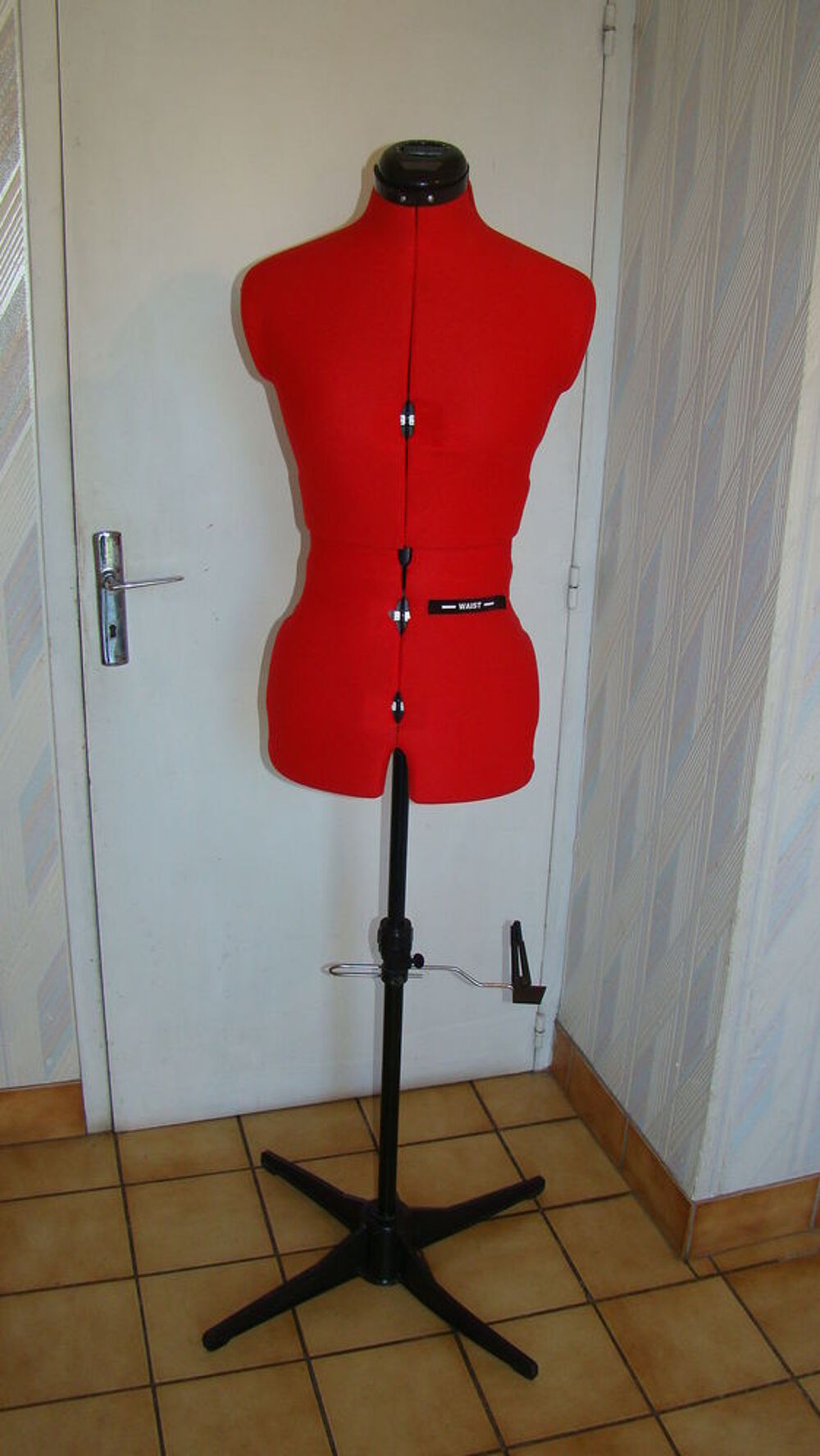 Mannequin de couture r&eacute;glable - Taille 38 / 40 Décoration
