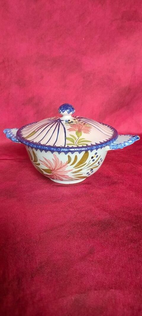 Ancienne bonbonni�re en fa�ence de quimper 15 Avermes (03)