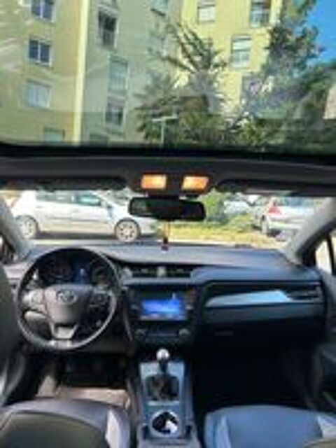 Annonce voiture Toyota Avensis 8900 