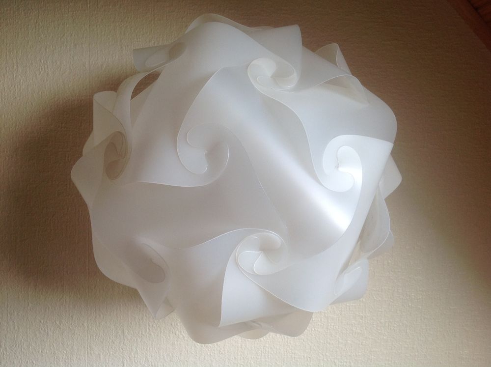 LAMPE PUZZLE BLANCHE TRANSPARENT diam 30 cm Envoi Possible
Décoration