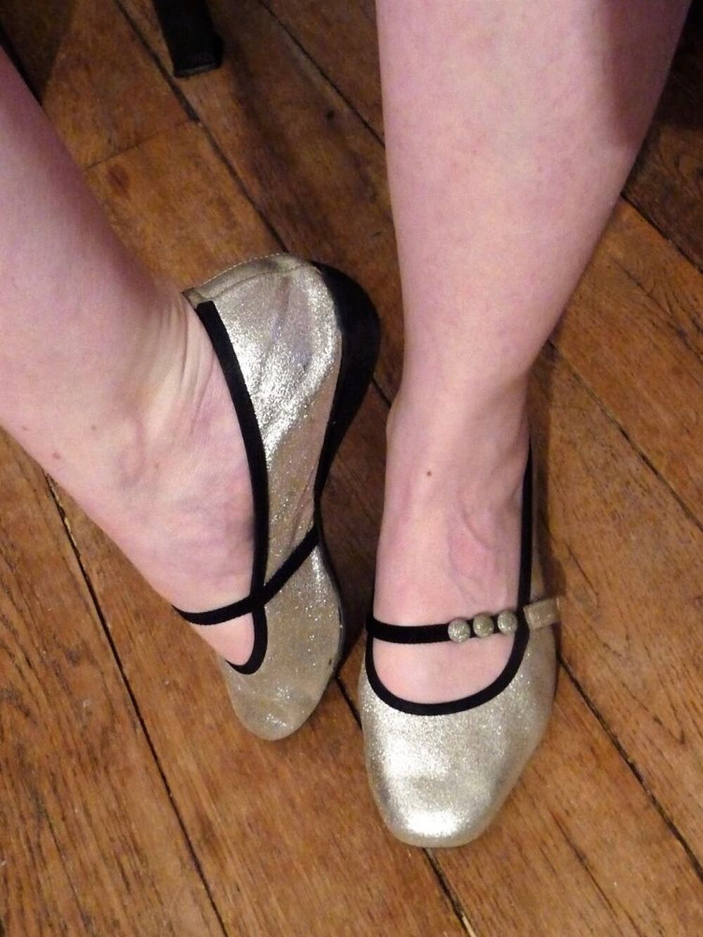Ballerines en Cuir Argent&eacute; et Noir- Pointure 36- Hirica Chaussures