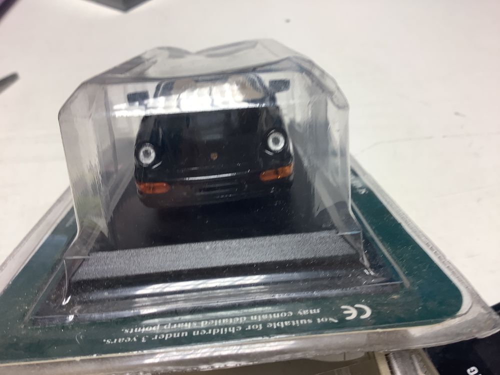 PORSCHE 911 voiture miniature 