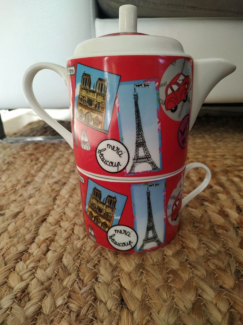 Ensemble th&eacute;i&egrave;re + tasse neuf
Décoration