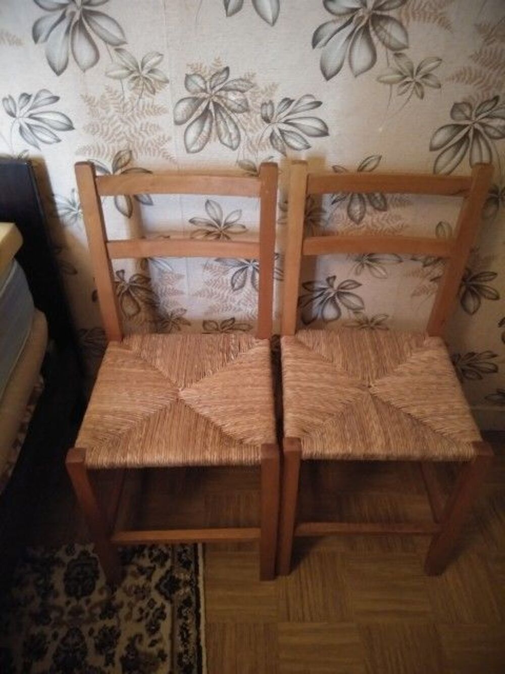 2 chaises en bois Meubles