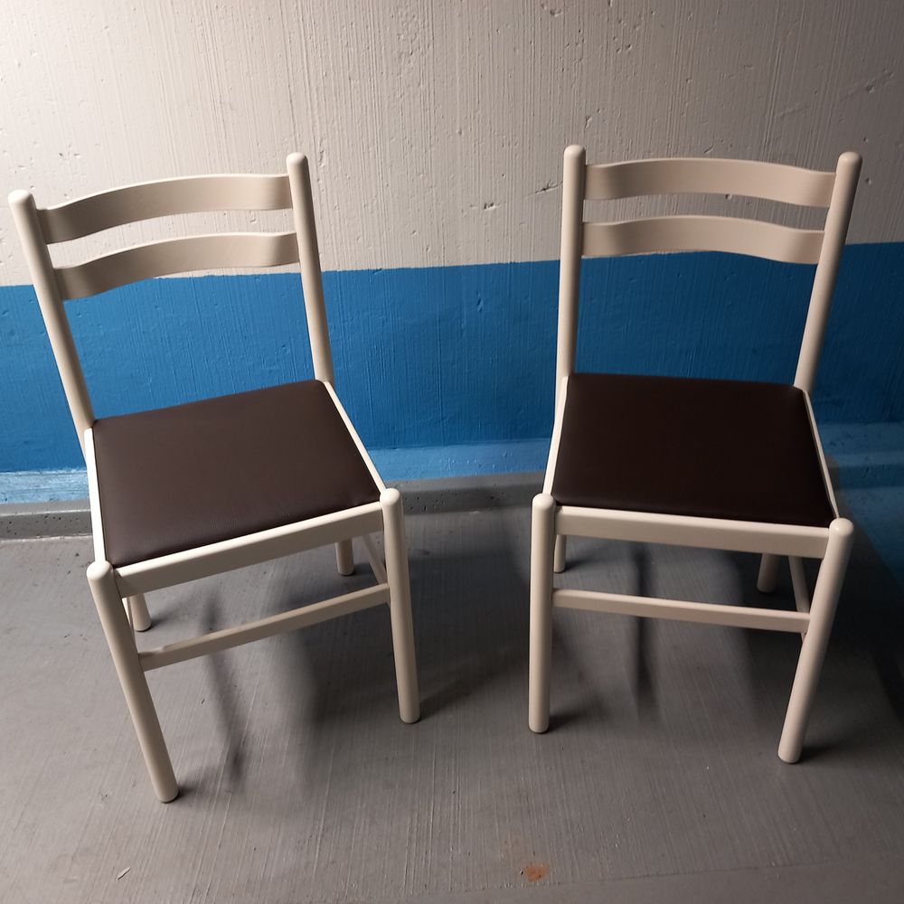 2 chaises cuisine Meubles