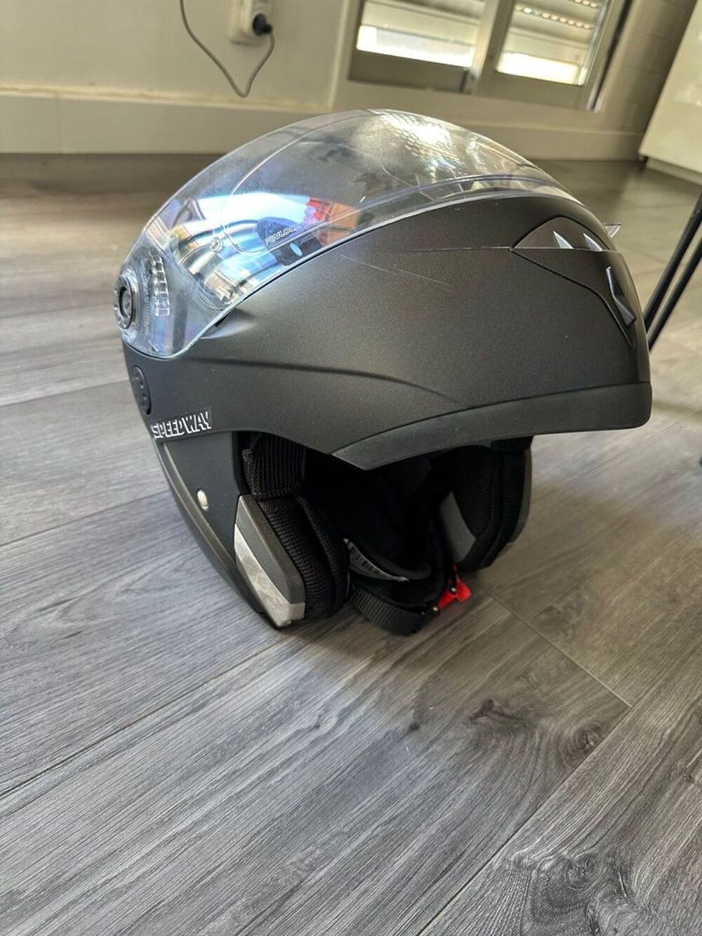 Casque moto modulable Shark pour adulte + gants Sports