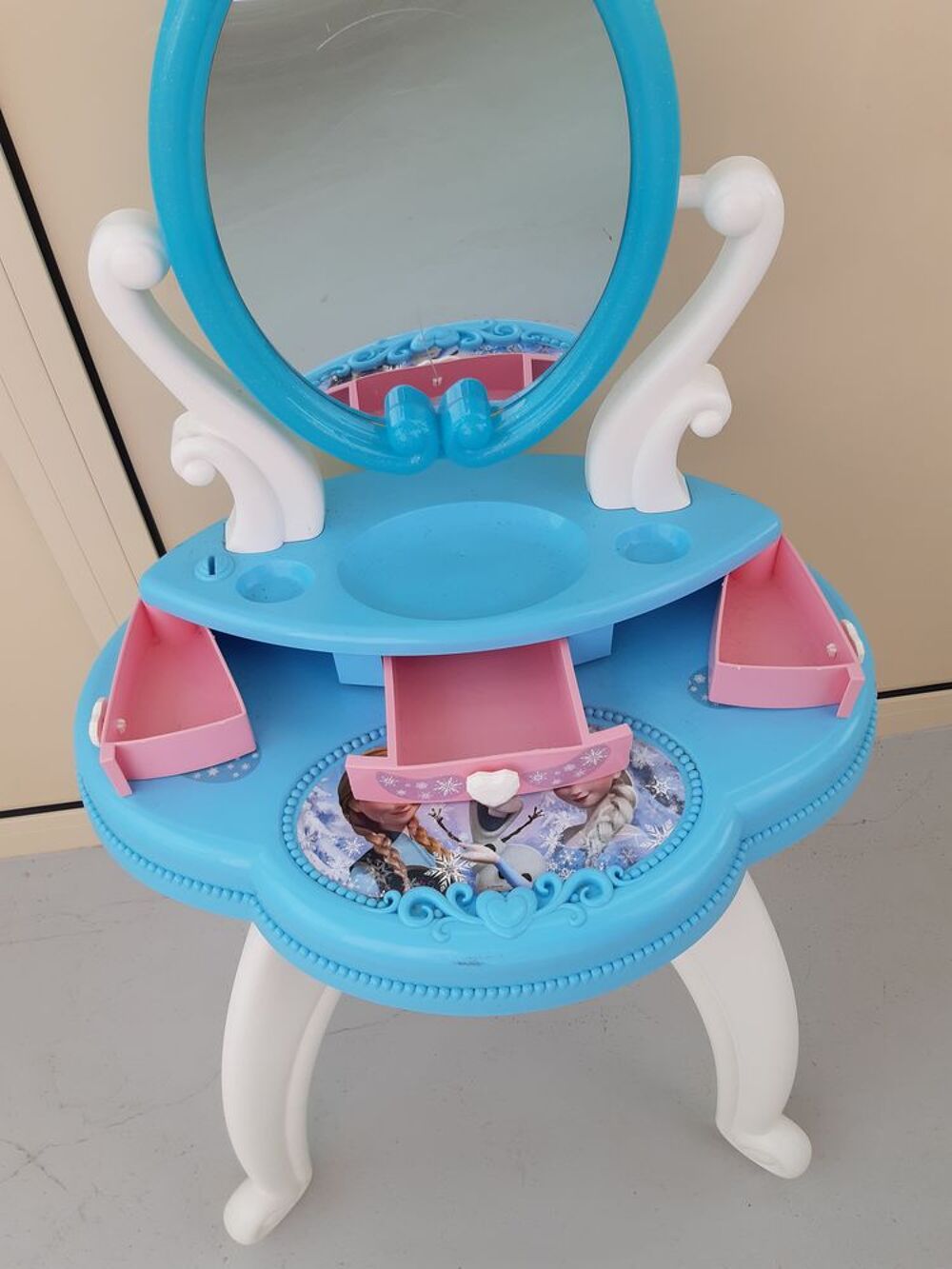 Coiffeuse FROZEN "La Reine des Neiges"
Jeux / jouets