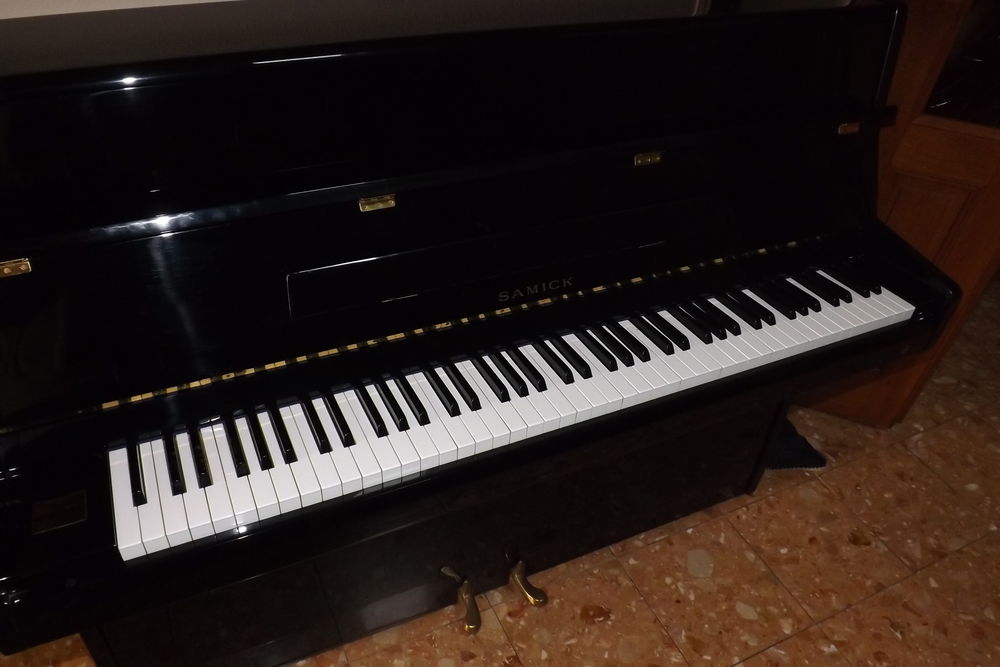 Piano d'&eacute;tude SAMIC Instruments de musique