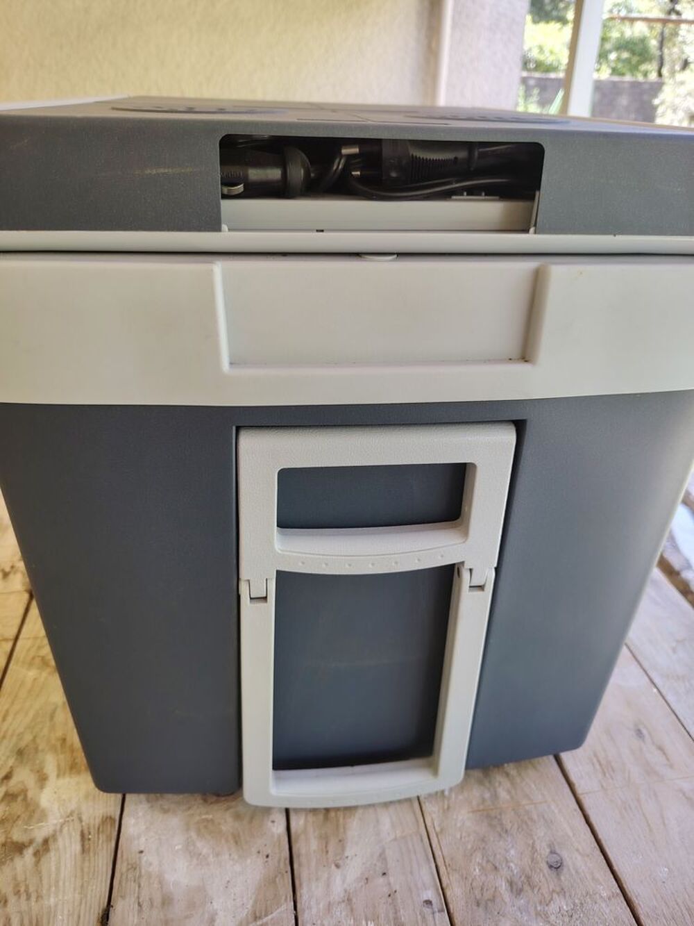 Glaci&egrave;re portable &agrave; roulettes gris et blanc Electroménager