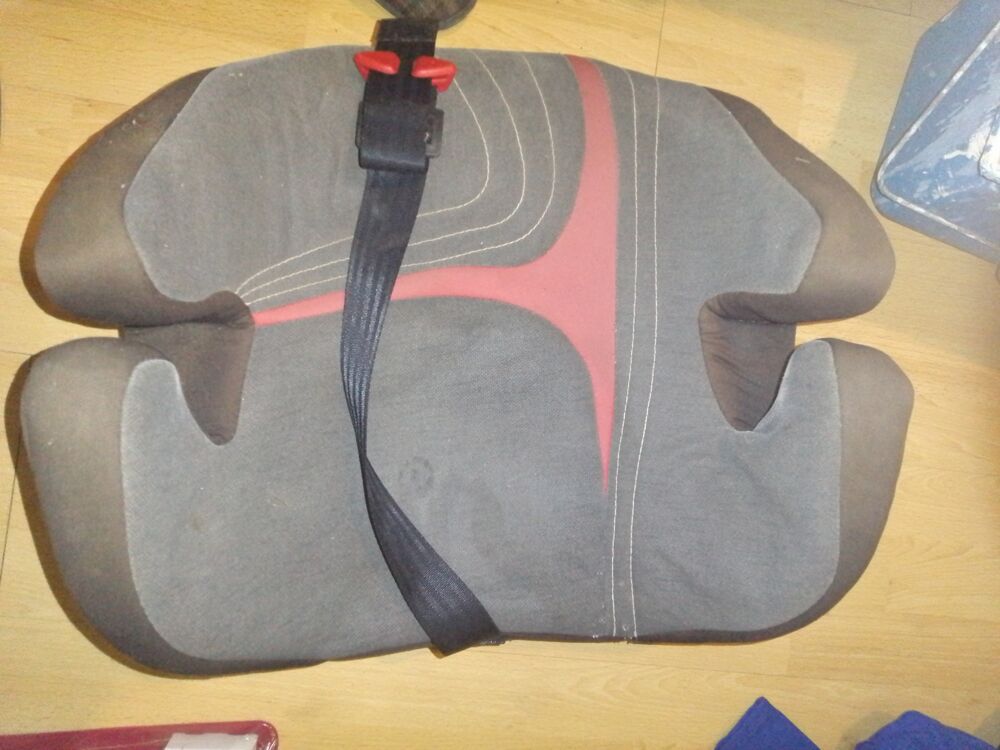 si&egrave;ge rehausseur Pu�riculture