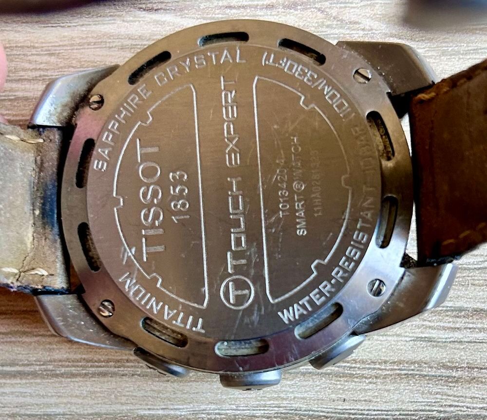 Montre Homme TISSOT T-Touch Titanium - Intemporelle et Multifonction ! 