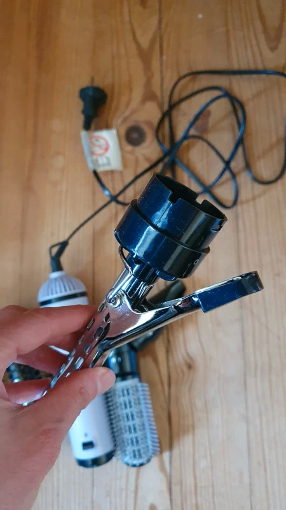 S&egrave;che cheveux Quigg avec accessoires Electroménager