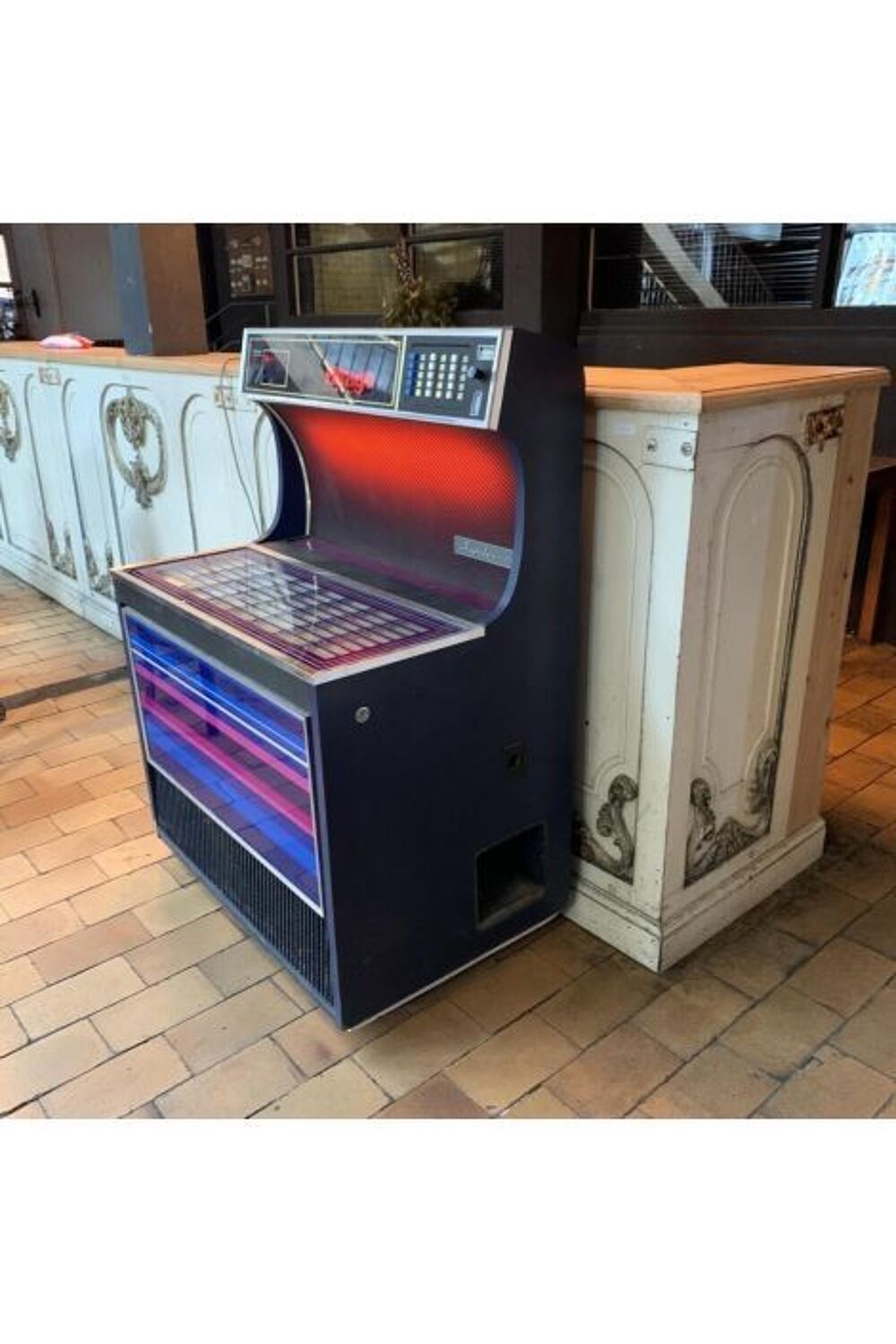 recherche ou r&eacute;pare jukebox 