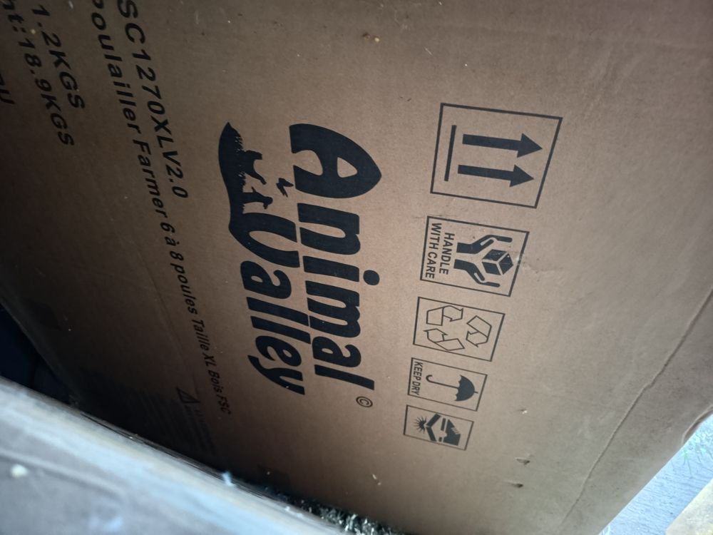   Poulailler xl neuf 