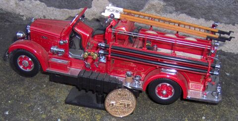 Camion pompiers avec grande chelle & accessoires 60 Clermont-Ferrand (63)
