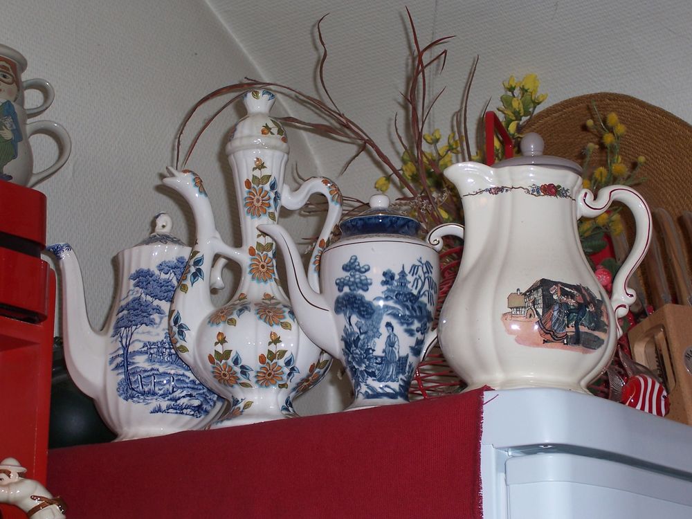 Collection de th&eacute;i&egrave;res, cafeti&egrave;res Décoration